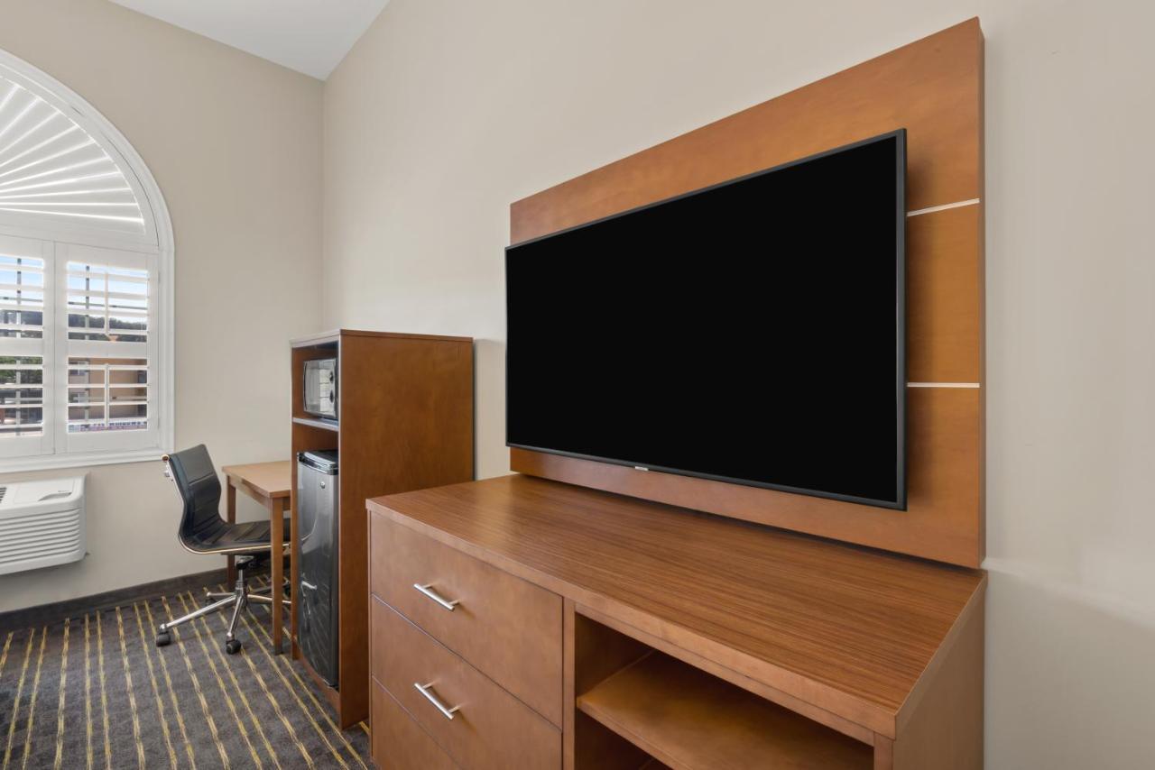 Hotel Aura Sfo Airport Free Shuttle San Bruno Eksteriør billede
